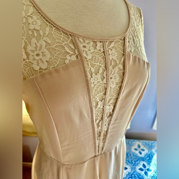 Partial lace dress by Soieblu - Picture 2 of 5